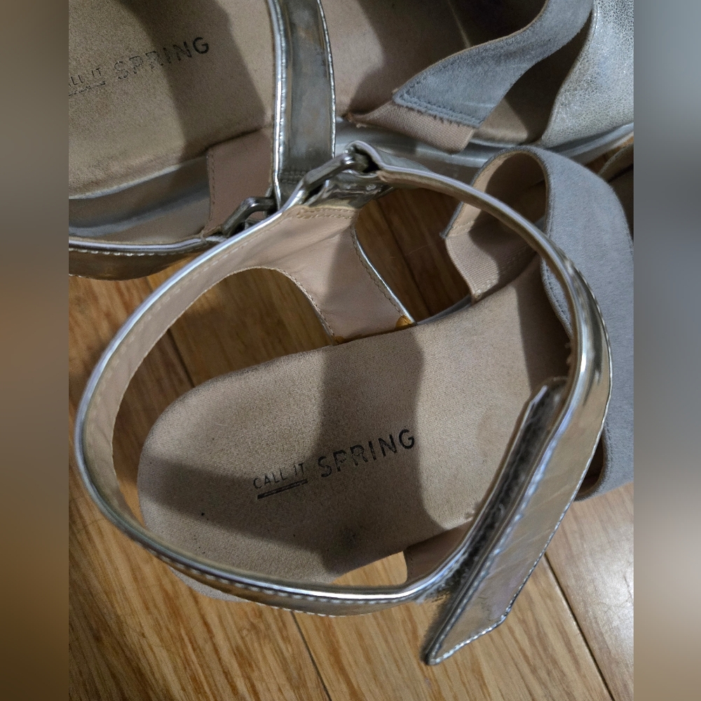 Metallic Platform Sandals - Picture 3 of 4